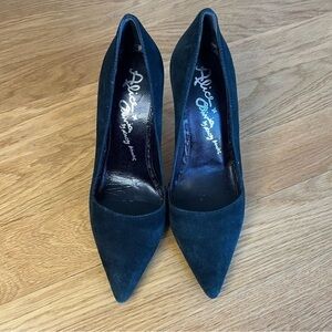 Alice + Olivia Women’s Black Suede Pointed Toe Heels Size 37.5